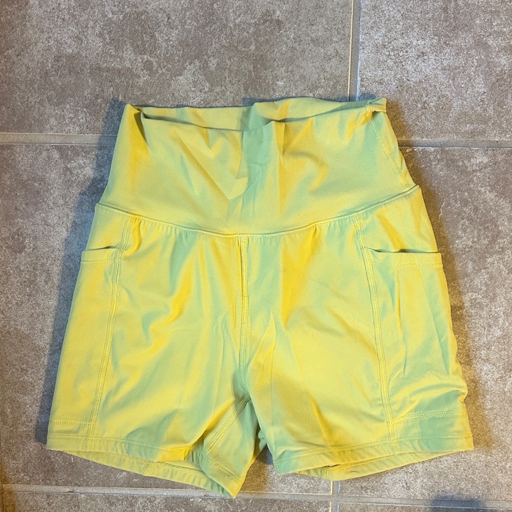 Buffbunny size S High-Waisted Yellow Women's Shorts